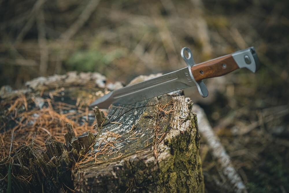 Fixed Blade vs Boot Knives: What Should Kitchen Professionals Know?