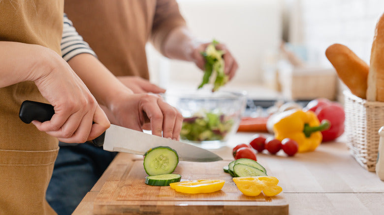 Is Chicago Cutlery a Good Knife Brand for Kitchen Pros?