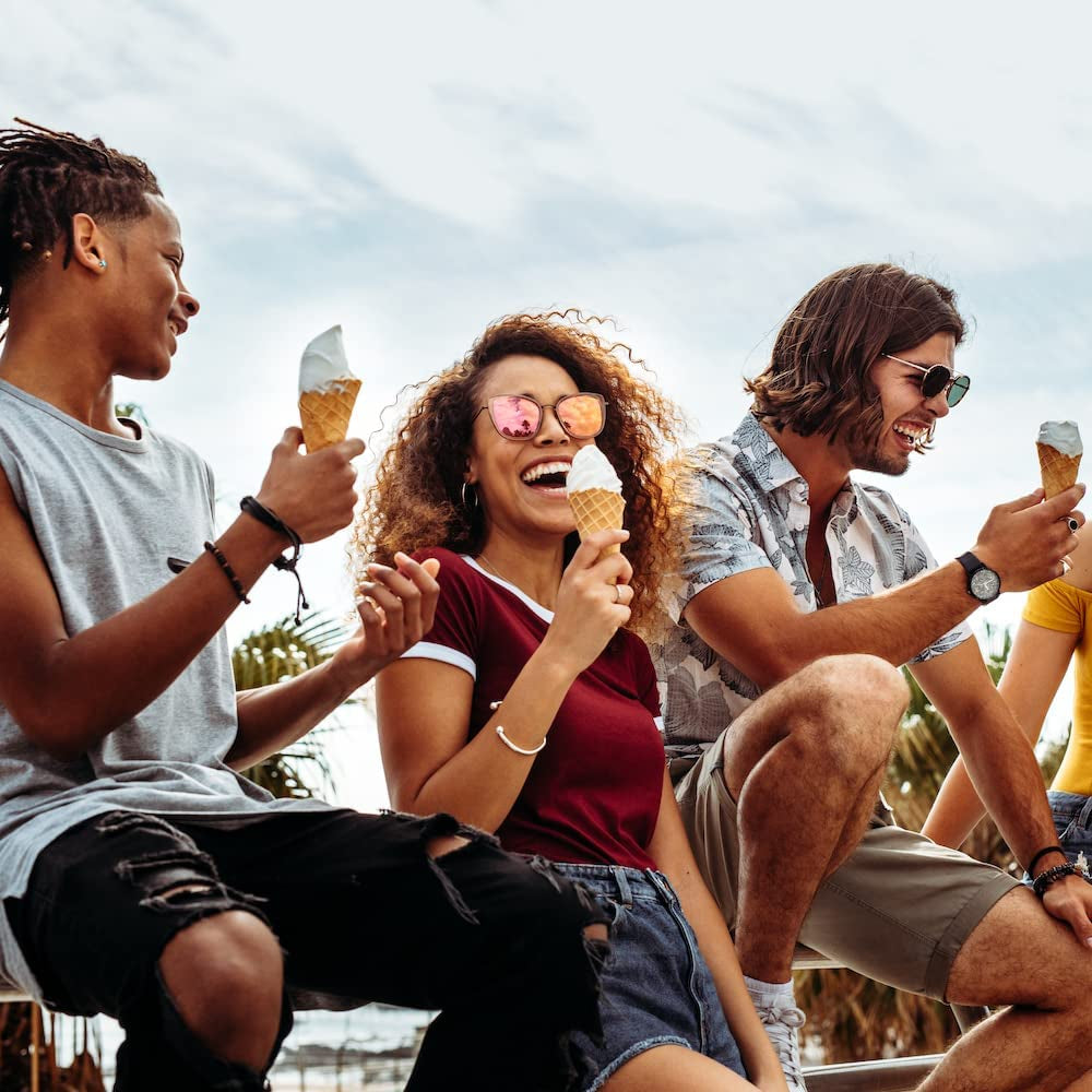 Ice Cream Scoop - Heavy Duty Stainless Steel Icecream Scooper with Non-Slip Rubber Grip - Professional Metal Ice-Cream Spade - Dishwasher Safe – Black