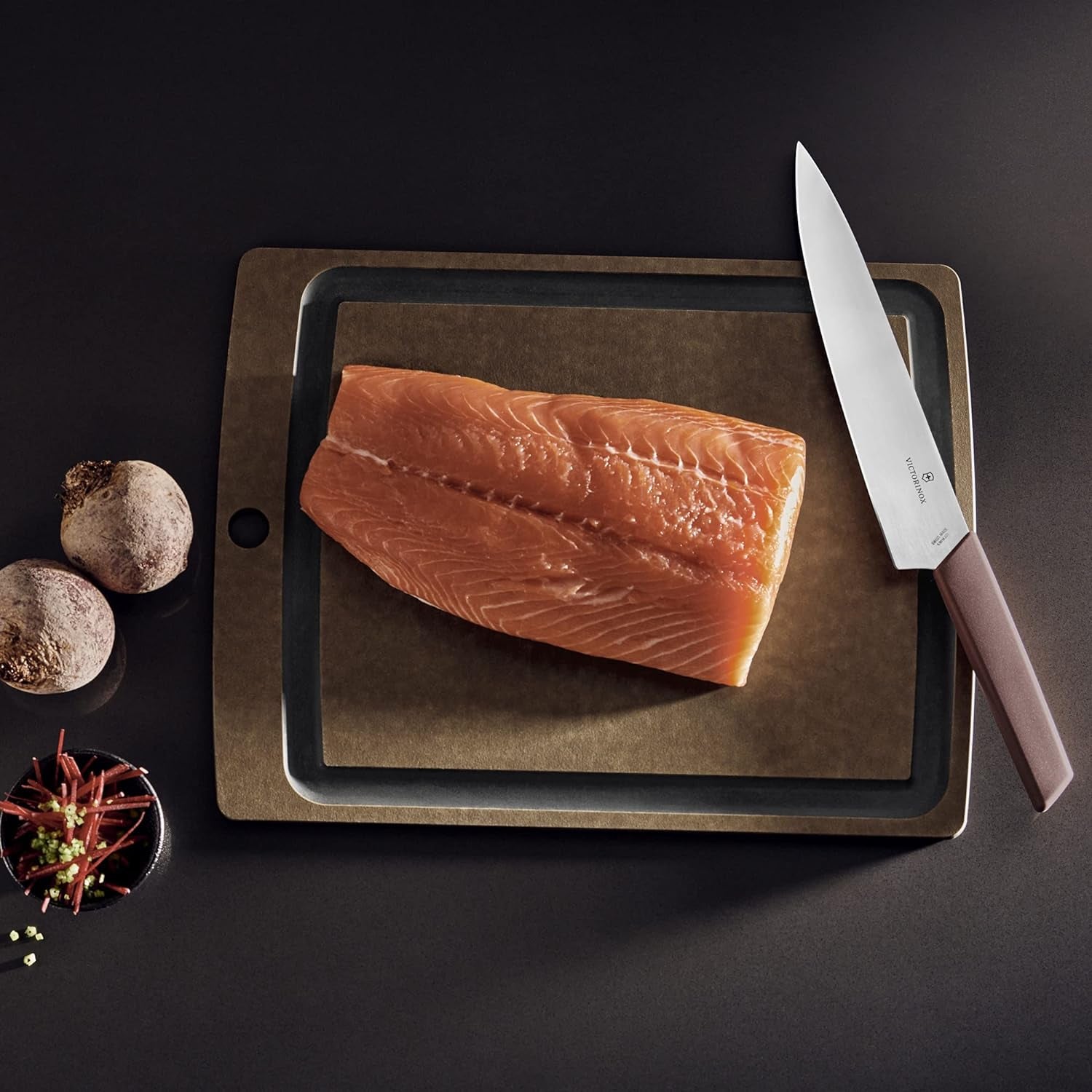 Kitchen Swiss Modern 8.5" Carving Knfie Grape-Red 6.9016.221B