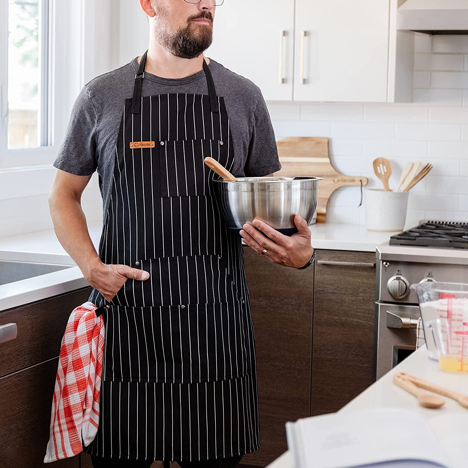 Chef Apron for Men and Women - Kitchen Apron with Pockets & Adjustable Neck Straps - Cooking Apron 100% Cotton