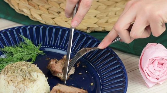 Polite Bite Size Cutting Rules for Culinary Experts