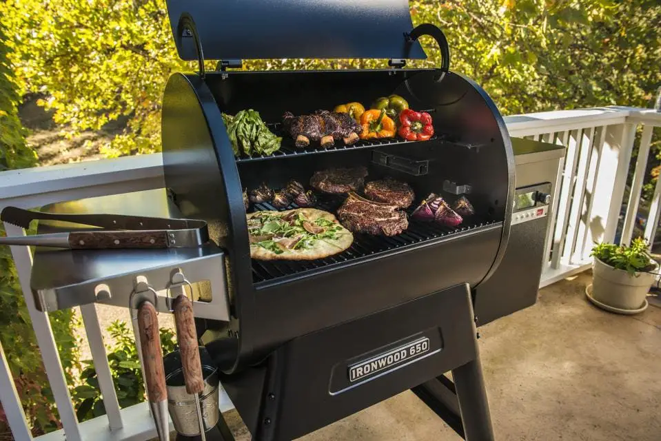 How to Use Oklahoma Joe Pellet Smoker Effectively?