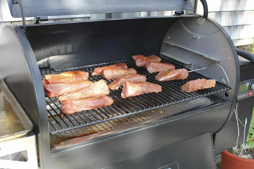 Electric Smoker vs Pellet Smoker: Which is Right for You?