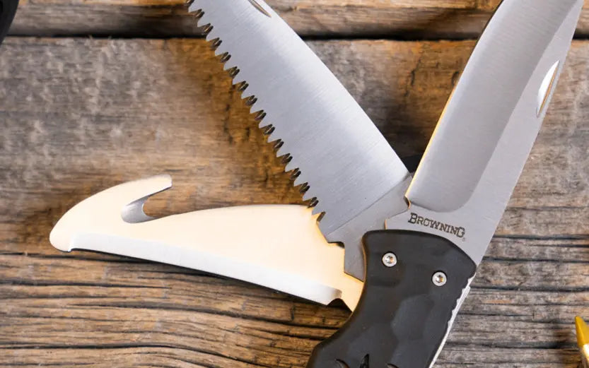 Multitool vs Folding Knife: Essential for Kitchen Pros?