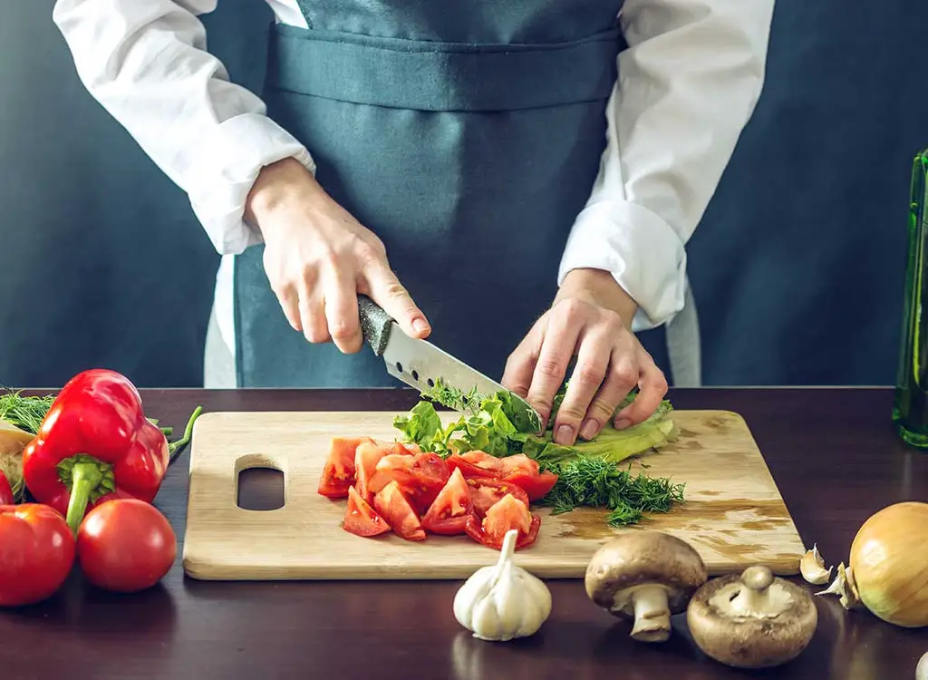 When Preparing Vegetables Which Color Cutting Board Should You Use?