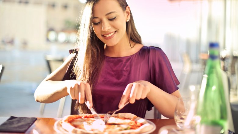 Cutting Baked Ziti with Knife and Fork: A Professional Approach