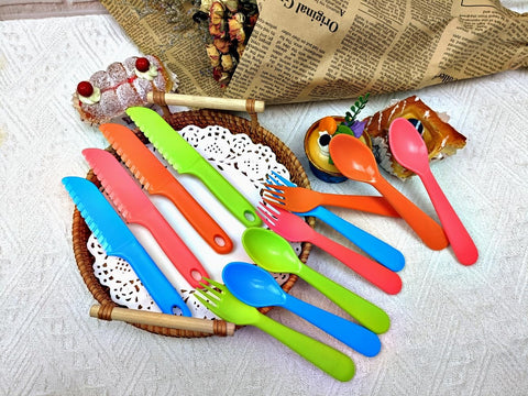 Image of 12Pcs Kids Cutlery Set, Plastic Toddler Utensils Forks and Spoons with Serrated Nylon Knives for School Lunch Box or Travel with Bright Colors, Reusable Kids Silverware Set Also for Adults