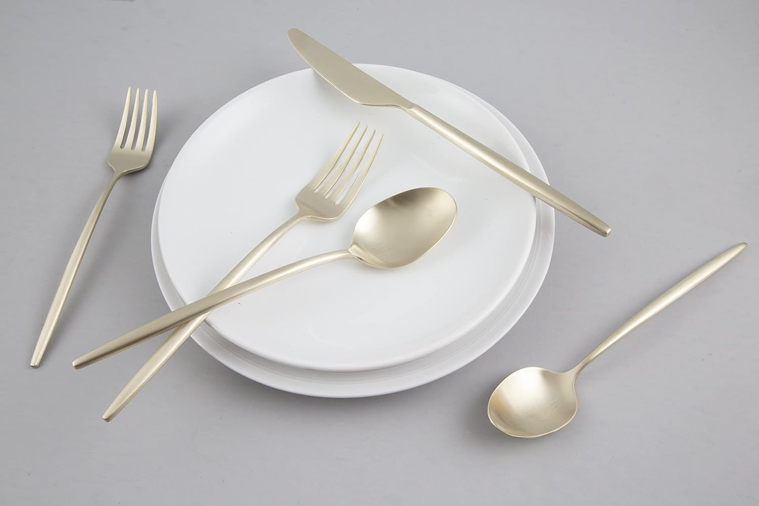 Silversmiths Gaze Champagne Satin 20 Piece Flatware Set, Service for 4, Silver