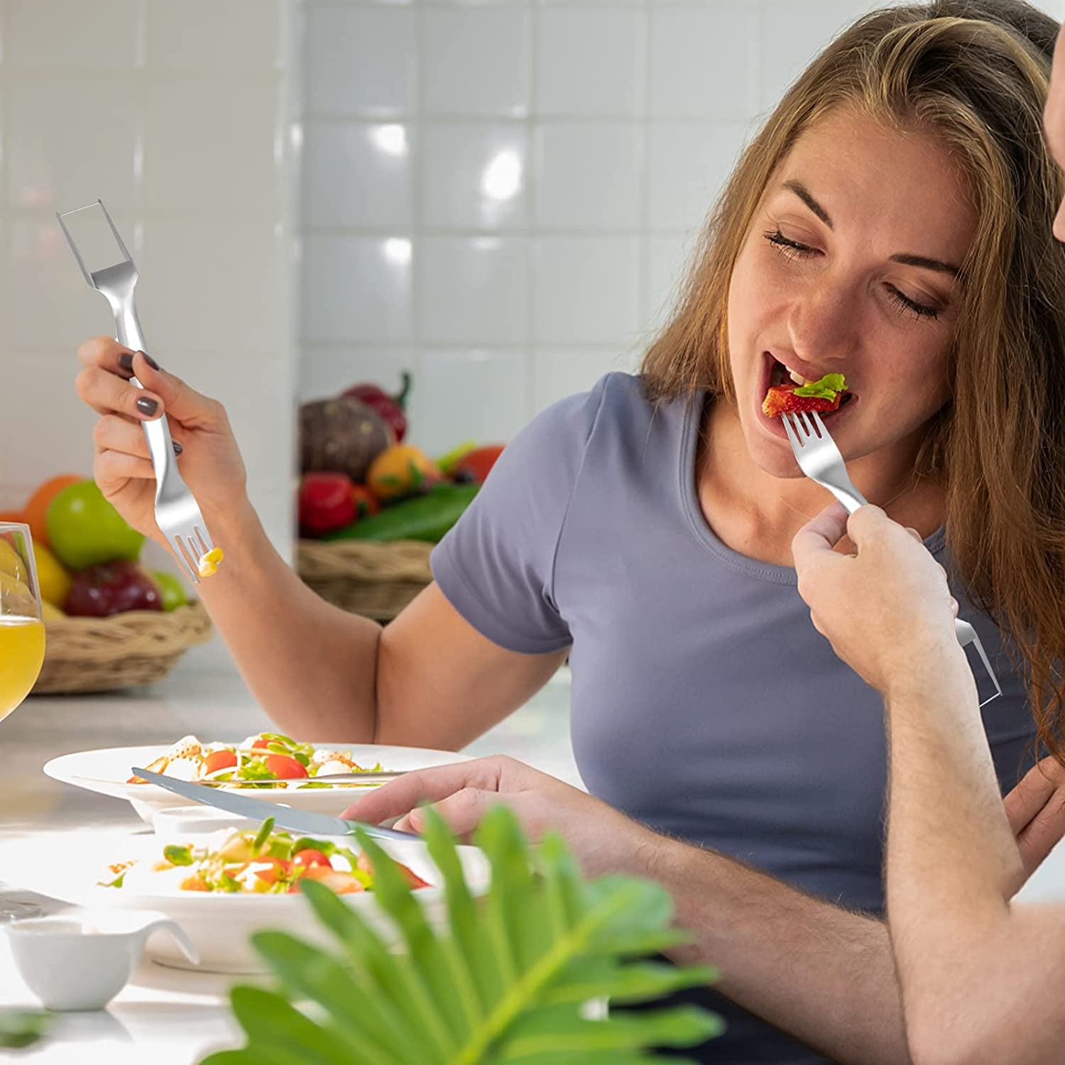 4 Pcs Watermelon Fork Slicer Cutter, Stainless Steel 2-In-1 Watermelon Fork Slicer, Portable Watermelon Fork Watermelon Cutter Slicer Tool Fruit Forks Slicer for Home Party Camping Kitchen Gadget