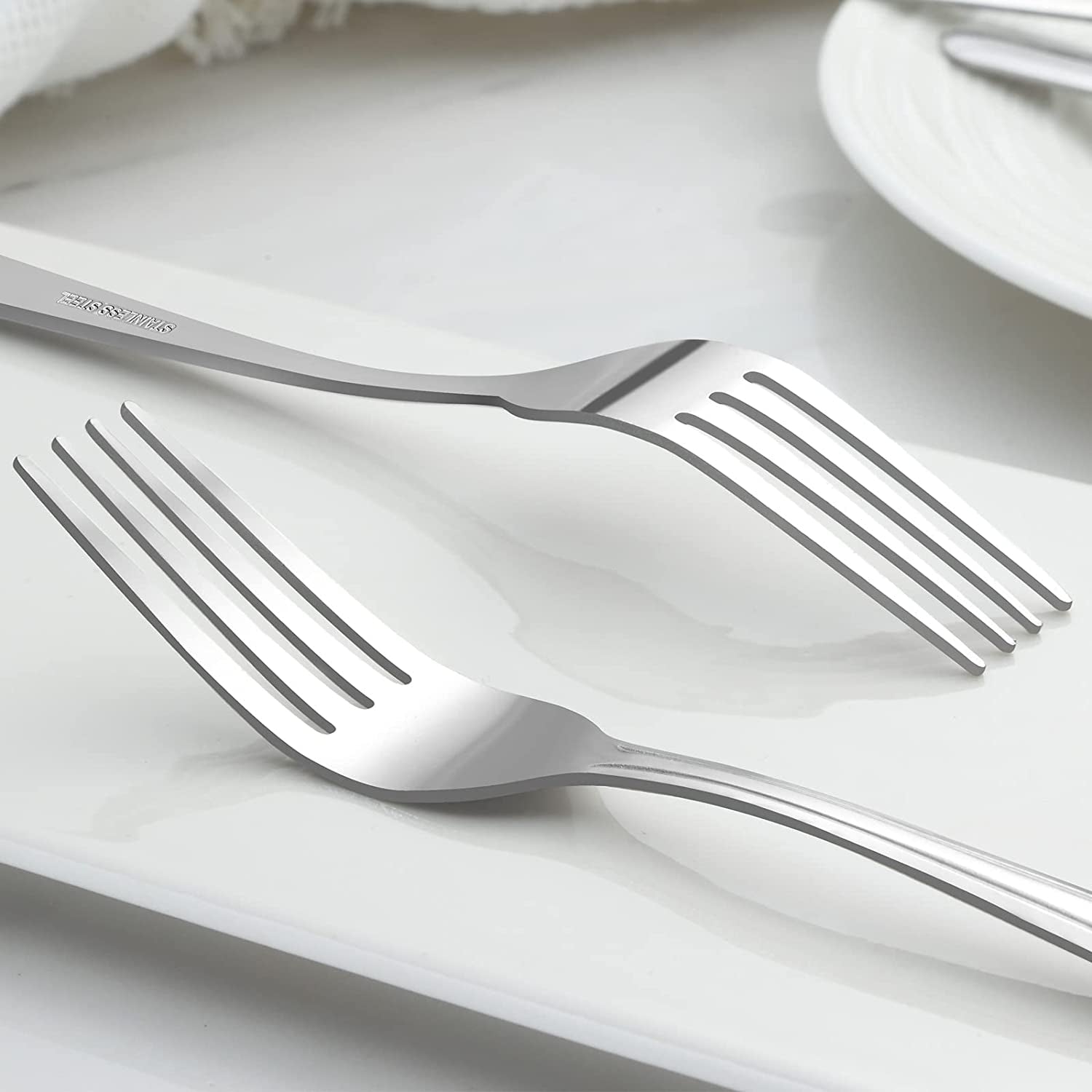 24 Pieces Dinner Forks Set, 8.2-Inch Stainless Steel Forks Silverware, Flatware/Salad Forks, Table Forks, Mirror Polished, Dishwasher Safe, Use for Home, Kitchen or Restaurant