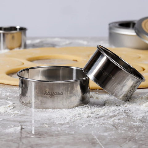 Image of round Cutters in Graduated Sizes, Stainless Steel, 12 Pc Set (Plain Edge)