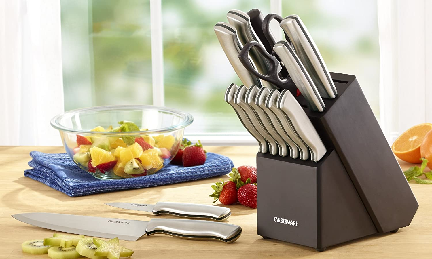 Farberware Stamped 15-Piece High-Carbon Stainless Steel Knife Block Set, Steak Knives, Black