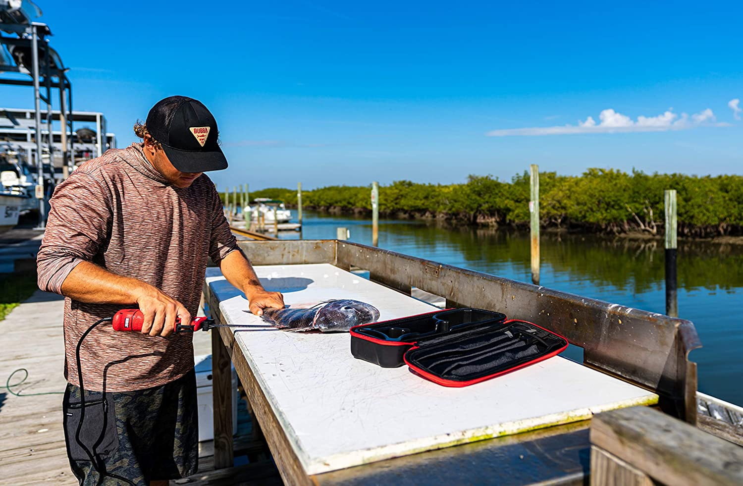 Bubba 110V Electric Fillet Knife with Non-Slip Grip Handle, 4 Ti-Nitride S.S. Coated Non-Stick Reciprocating Blades, 8' Cord and Storage Case for Fishing