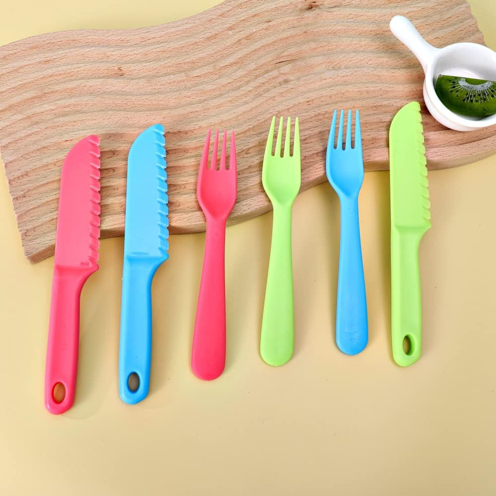 Reusable Kids Flatware Set - Dinosaur Training Chopsticks & Plastic Kids Cutlery Set, Kids Fork Spoon & Nylon Knife Ideal for School Lunch Box, BPA Free Toddler Silverware Set, 4 Pcs, Green