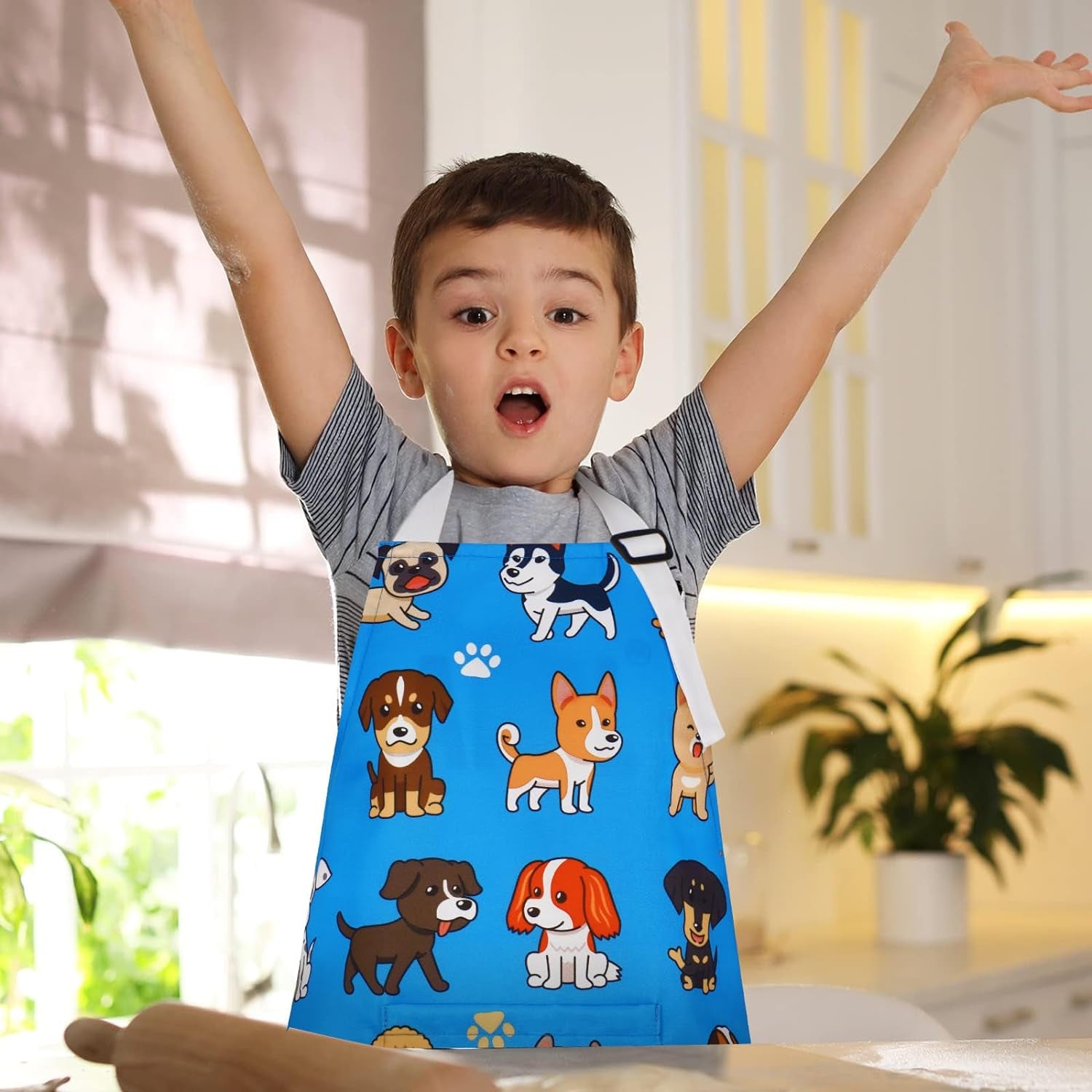 Cute Pets Kids Apron, Cartoon Dog Puppy Kitchen Apron with Pockets, Adjustable Chef Aprons for Toddler Boys Girls, Waterproof Cooking Apron for Painting Baking Gardening, Gifts, 19.7" X 23.6"