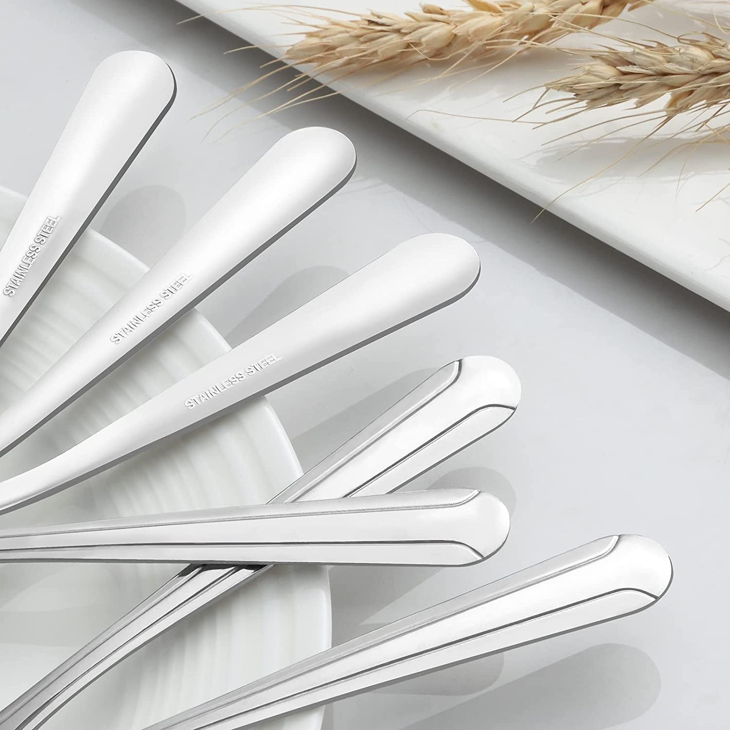 24 Pieces Dinner Forks Set, 8.2-Inch Stainless Steel Forks Silverware, Flatware/Salad Forks, Table Forks, Mirror Polished, Dishwasher Safe, Use for Home, Kitchen or Restaurant