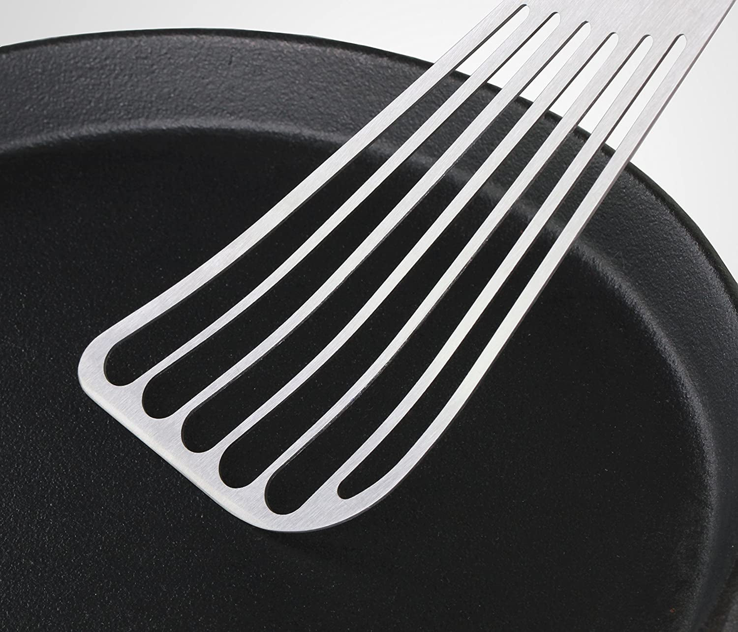 43068 Wood Handle Fish Spatula, 6.5" Blade, Silver